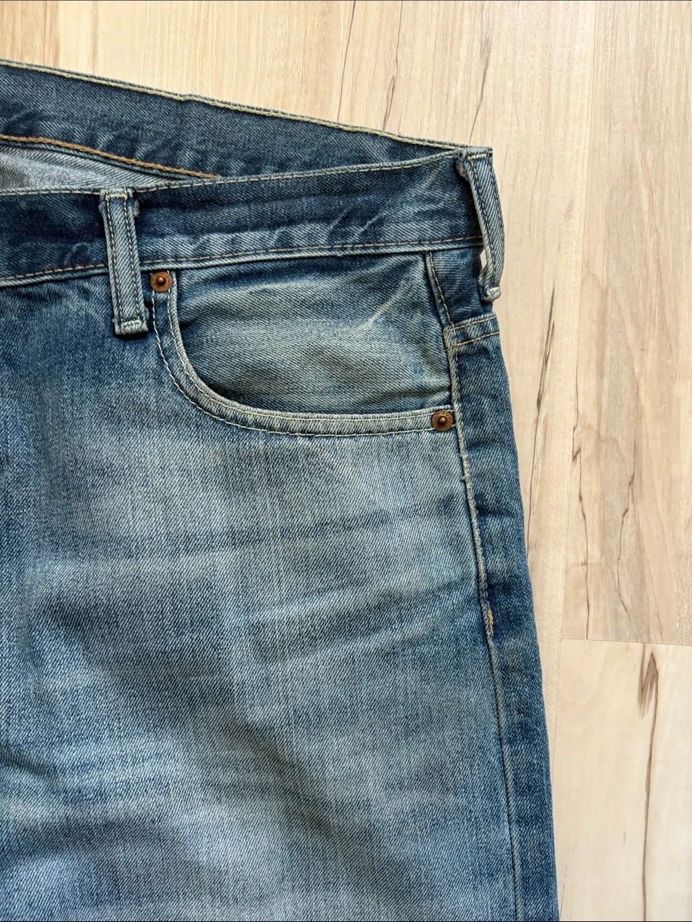 VTG wash Levis Men's Distressed Straight Jeans